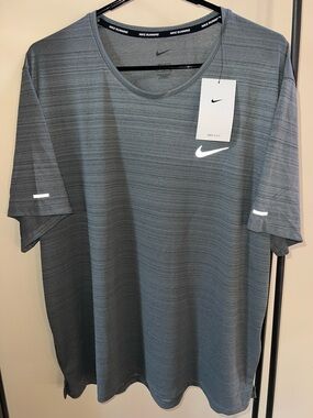 NEW Nike Running shirt with reflective
